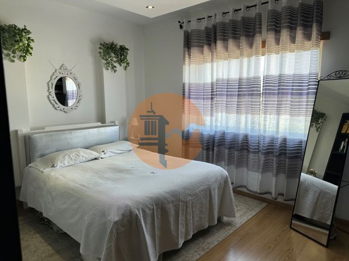 Image No.63-5 Bed House for sale