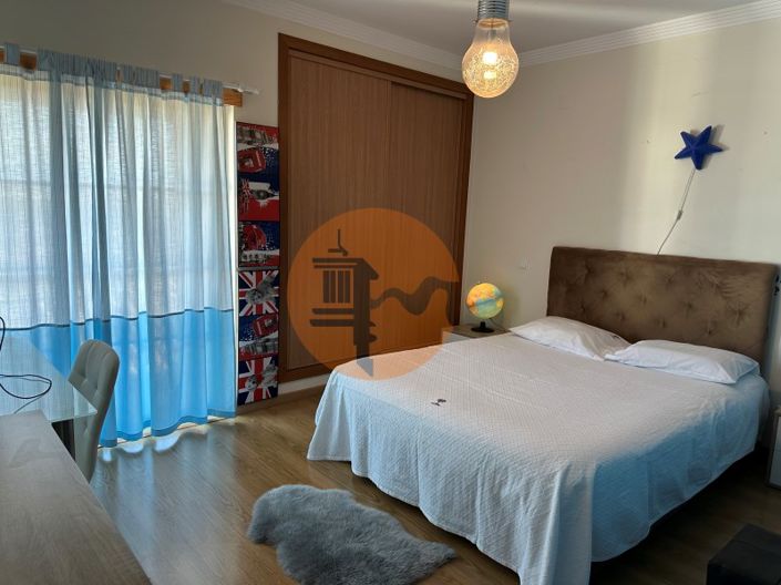 Image No.66-5 Bed House for sale