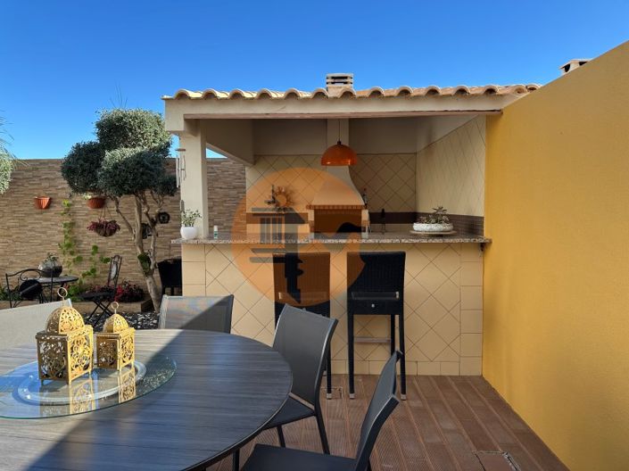 Image No.71-5 Bed House for sale