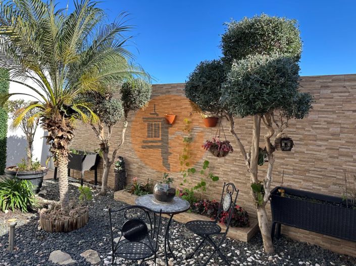 Image No.80-5 Bed House for sale