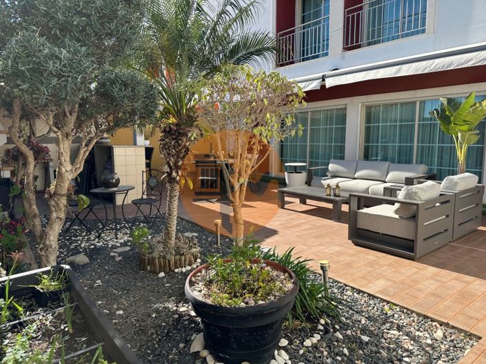 Image No.81-5 Bed House for sale