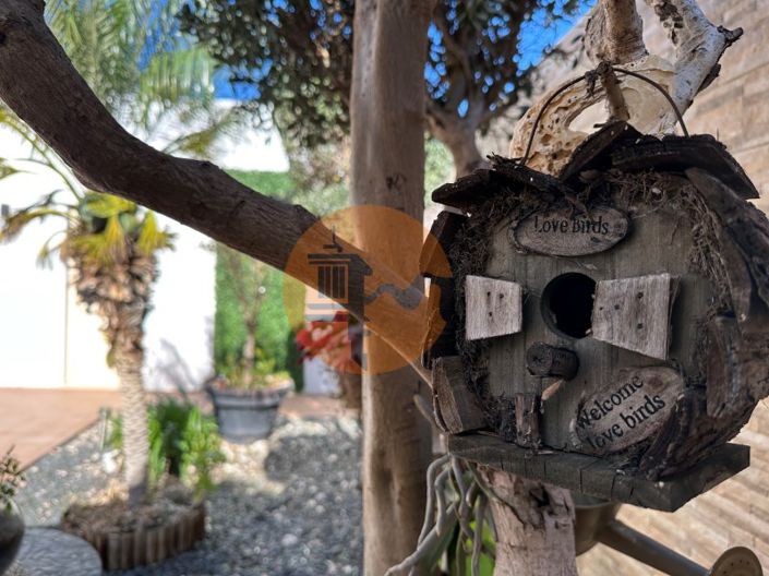 Image No.84-5 Bed House for sale