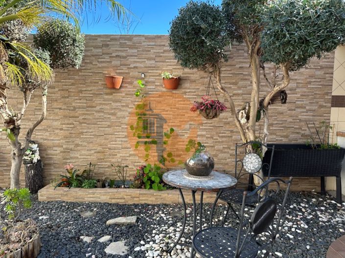 Image No.85-5 Bed House for sale