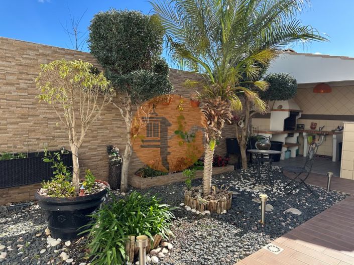 Image No.87-5 Bed House for sale