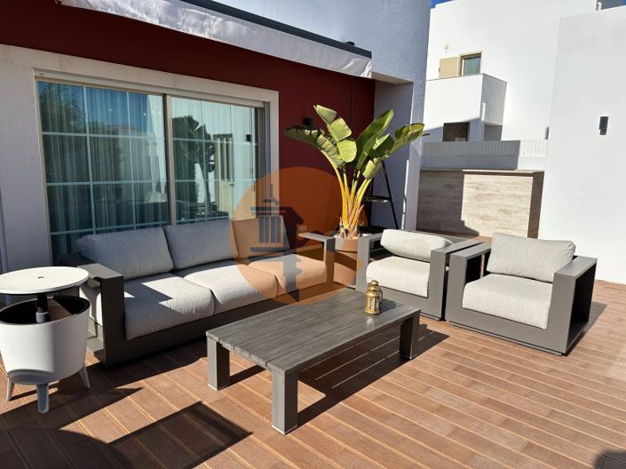 Image No.92-5 Bed House for sale