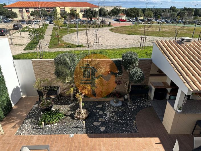 Image No.93-5 Bed House for sale