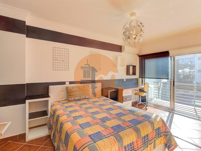 Image No.22-4 Bed House for sale