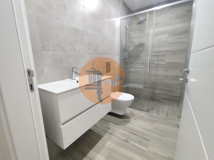 Image No.17-2 Bed House for sale