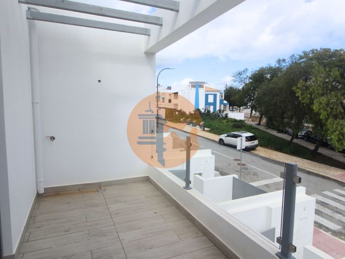 Image No.2-2 Bed House for sale