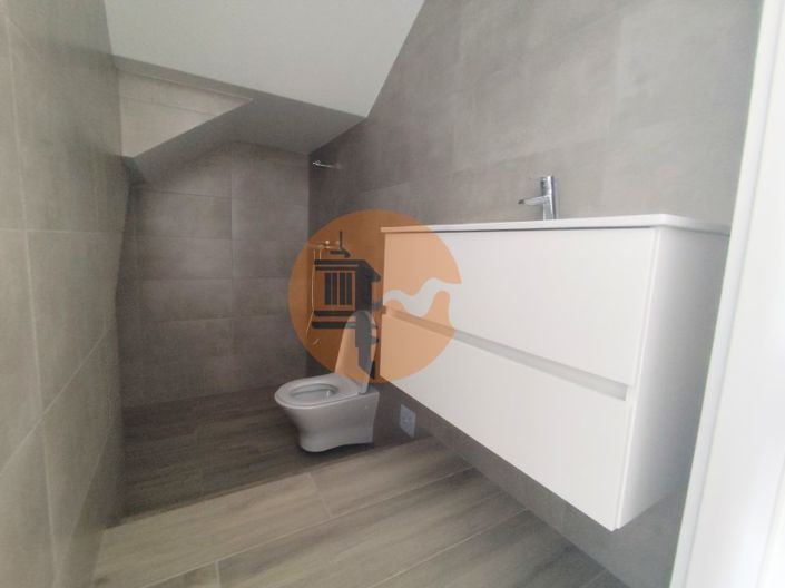 Image No.22-2 Bed House for sale