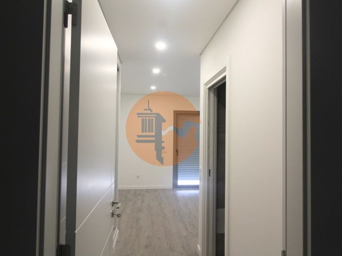 Image No.24-2 Bed House for sale