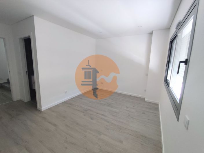 Image No.29-2 Bed House for sale