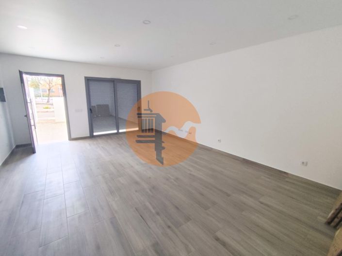 Image No.3-2 Bed House for sale