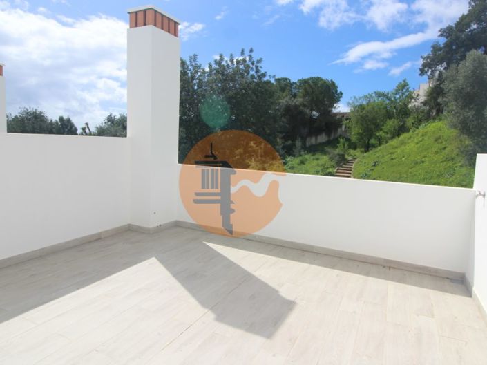 Image No.32-2 Bed House for sale