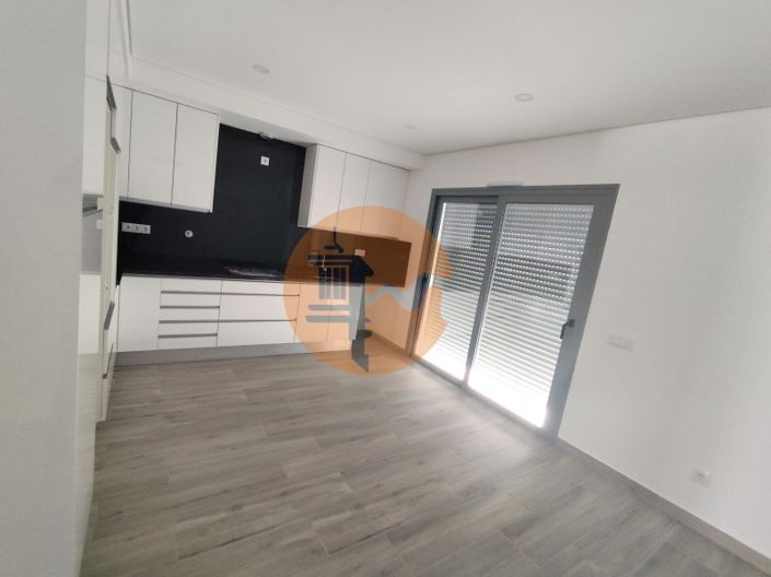 Image No.6-2 Bed House for sale