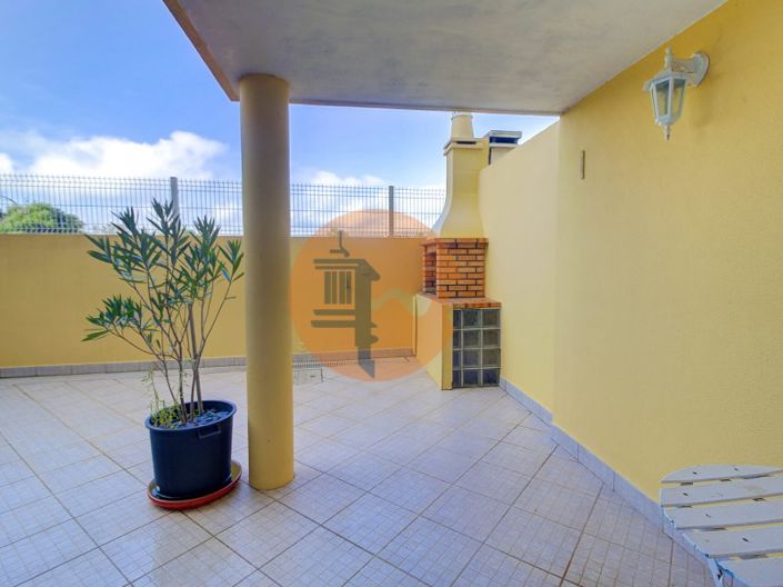 Image No.1-3 Bed House for sale