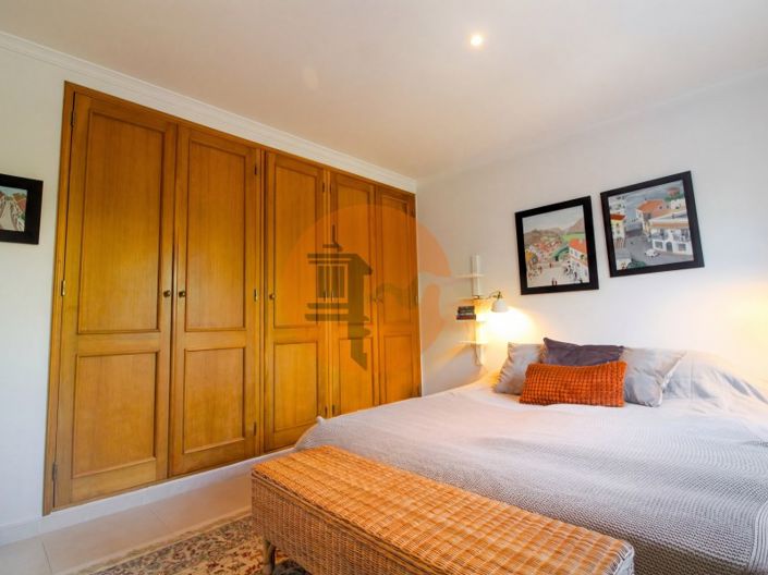 Image No.12-4 Bed House for sale