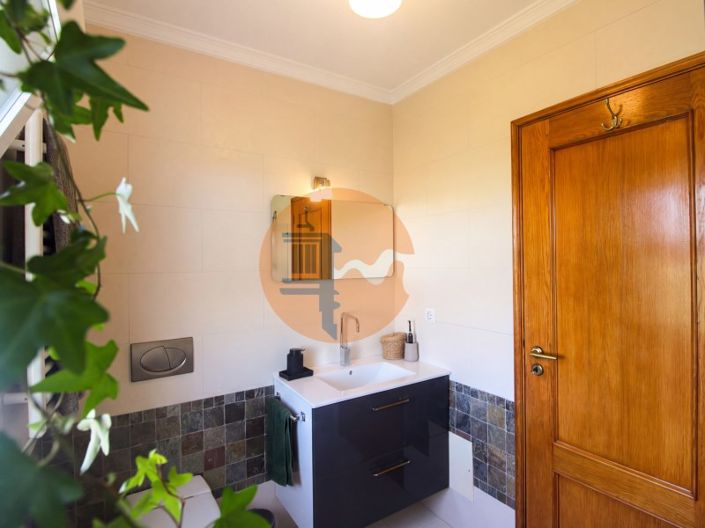 Image No.22-4 Bed House for sale