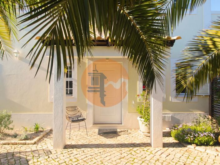 Image No.3-4 Bed House for sale