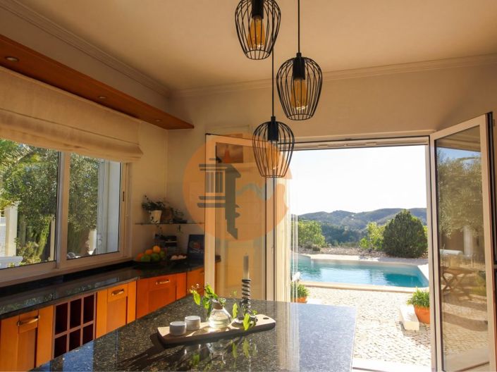 Image No.8-4 Bed House for sale