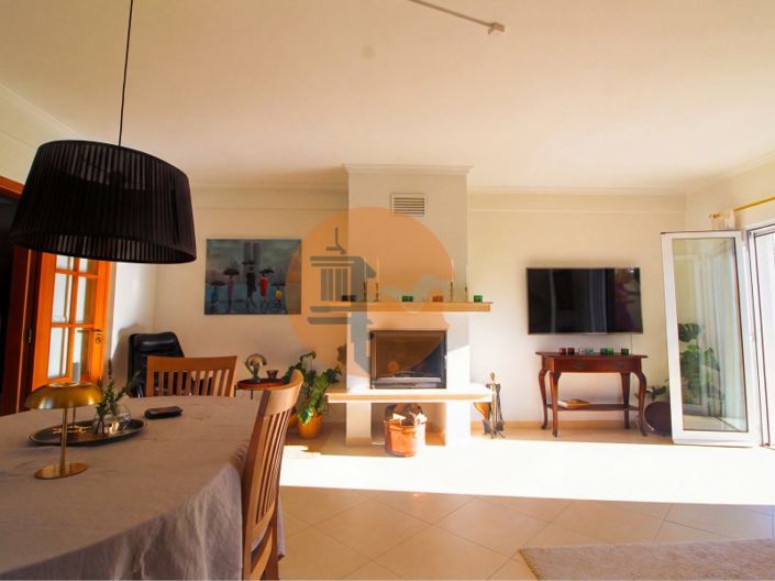Image No.10-4 Bed House for sale