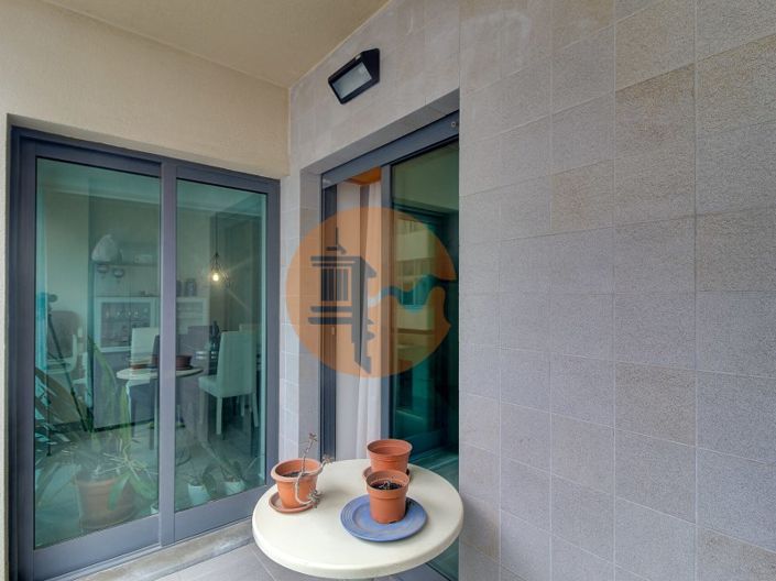 Image No.23-2 Bed Apartment for sale