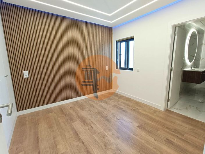 Image No.19-2 Bed Apartment for sale