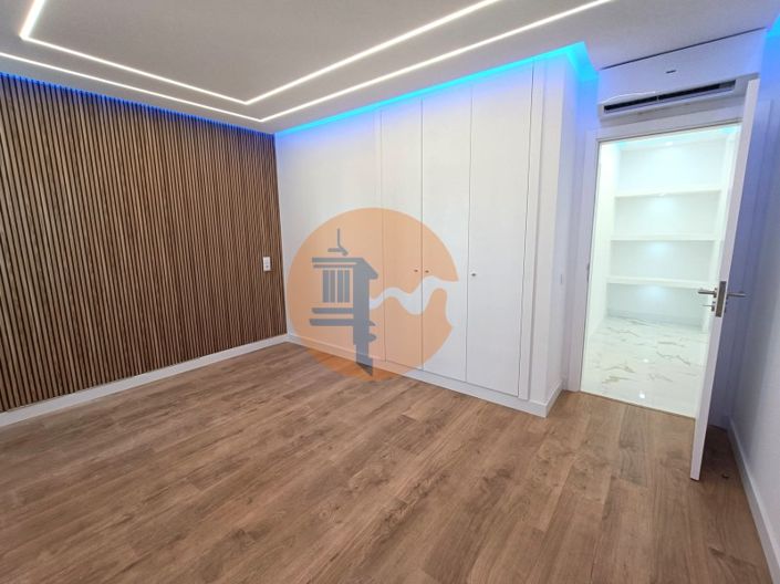 Image No.28-2 Bed Apartment for sale