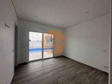 id00a77b01-0000-0500-0000-000014a108bb