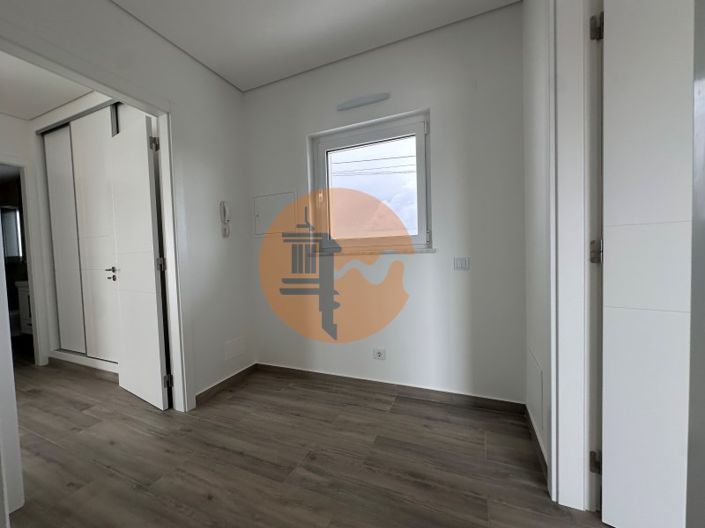 Image No.24-4 Bed House for sale