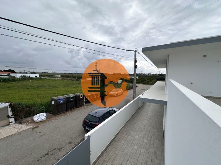 Image No.35-4 Bed House for sale