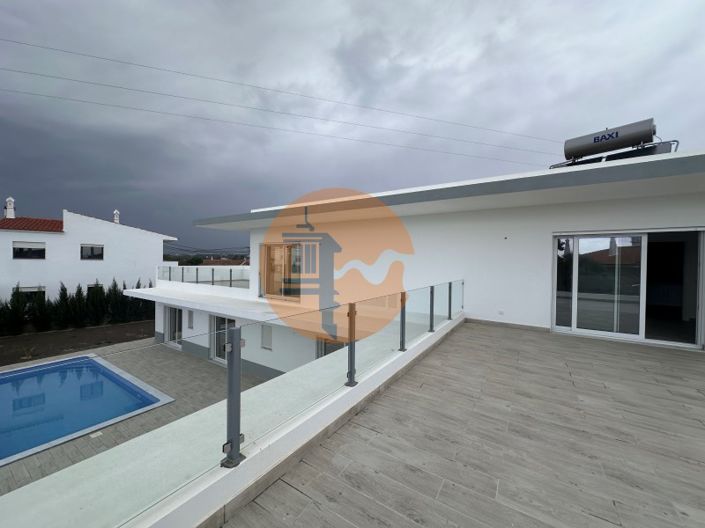 Image No.44-4 Bed House for sale