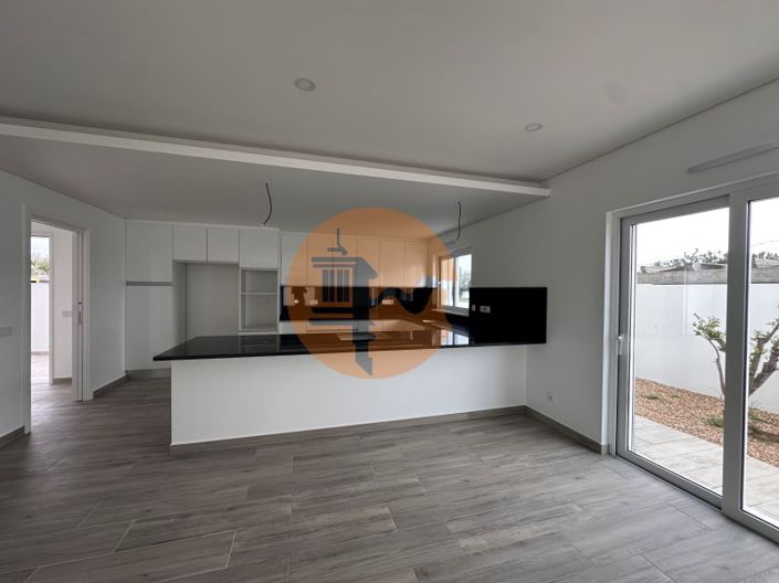 Image No.48-4 Bed House for sale