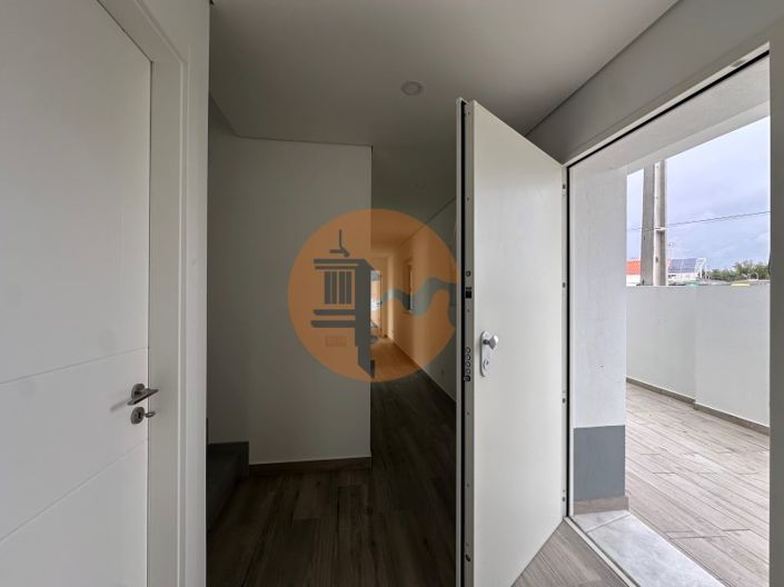 Image No.5-4 Bed House for sale