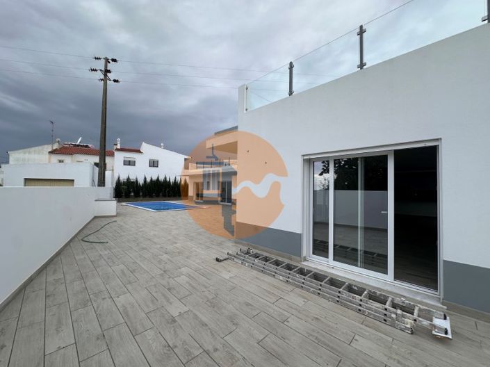 Image No.54-4 Bed House for sale