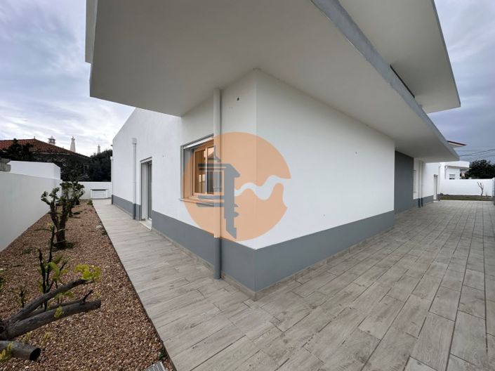 Image No.57-4 Bed House for sale