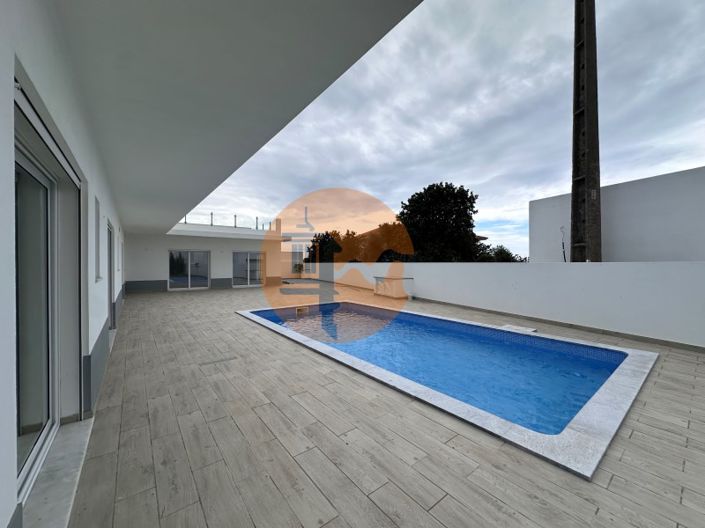 Image No.60-4 Bed House for sale