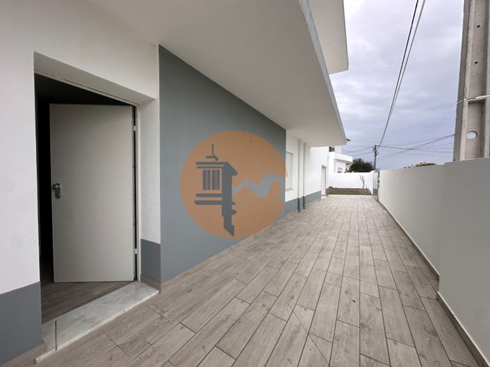 Image No.61-4 Bed House for sale