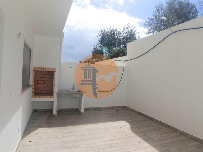 Image No.12-3 Bed House for sale