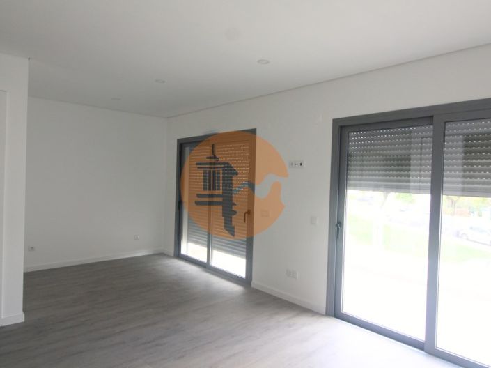 Image No.21-3 Bed House for sale