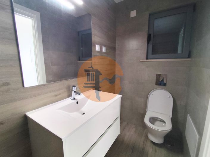 Image No.24-3 Bed House for sale