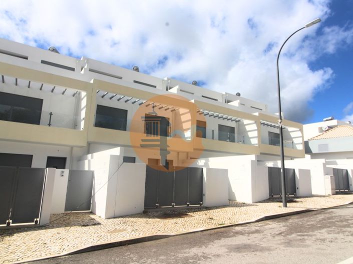 Image No.27-3 Bed House for sale