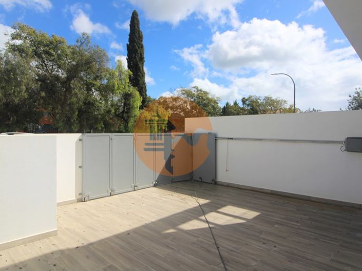 Image No.4-3 Bed House for sale