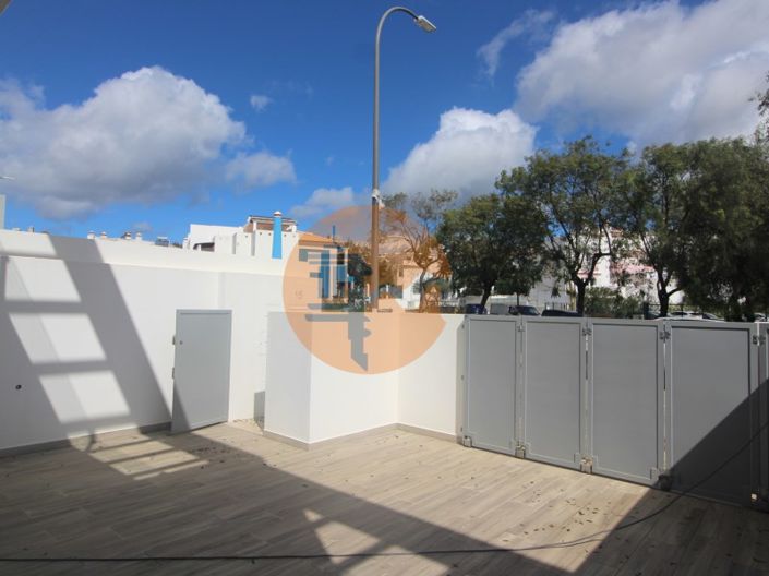 Image No.5-3 Bed House for sale