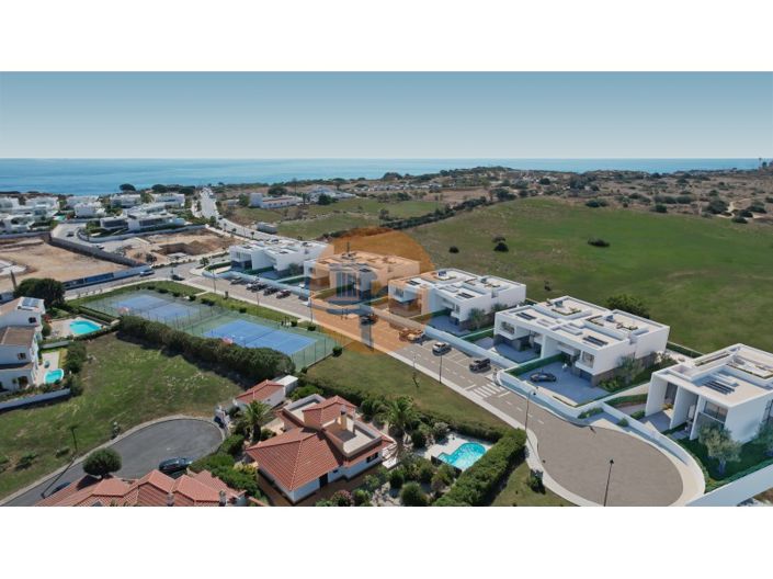 Image No.10-4 Bed House for sale