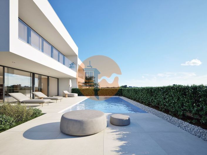 Image No.1-4 Bed House for sale
