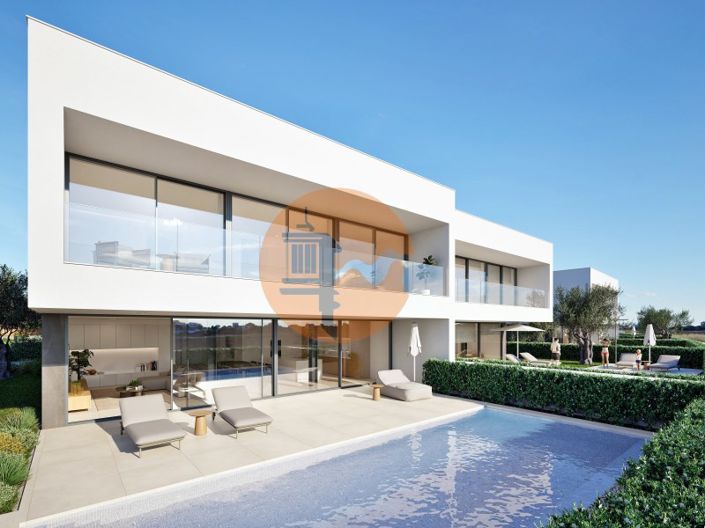 Image No.1-4 Bed House for sale