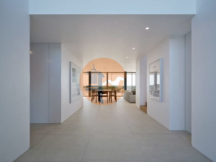 Image No.15-4 Bed House for sale