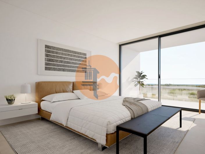 Image No.19-4 Bed House for sale