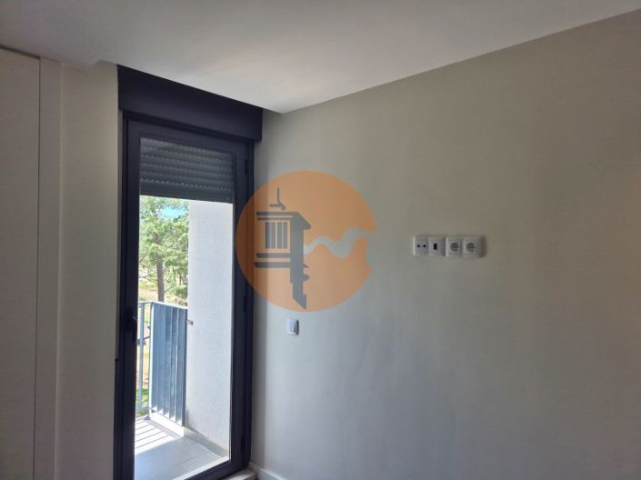 Image No.17-3 Bed Apartment for sale